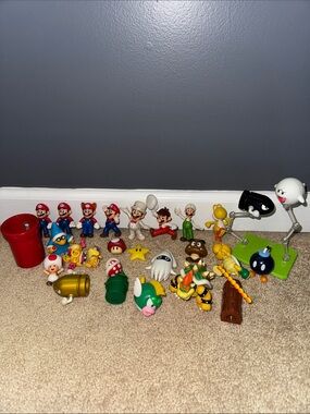 BIG LOT of Used Jakks Pacific Super Mario Action Figures and Power-Ups READ